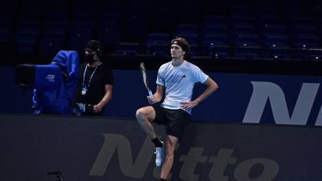 Alexander Zverev meldet sich bei den ATP-Finals zurück, besiegt den Argentinier Diego Schwartzman