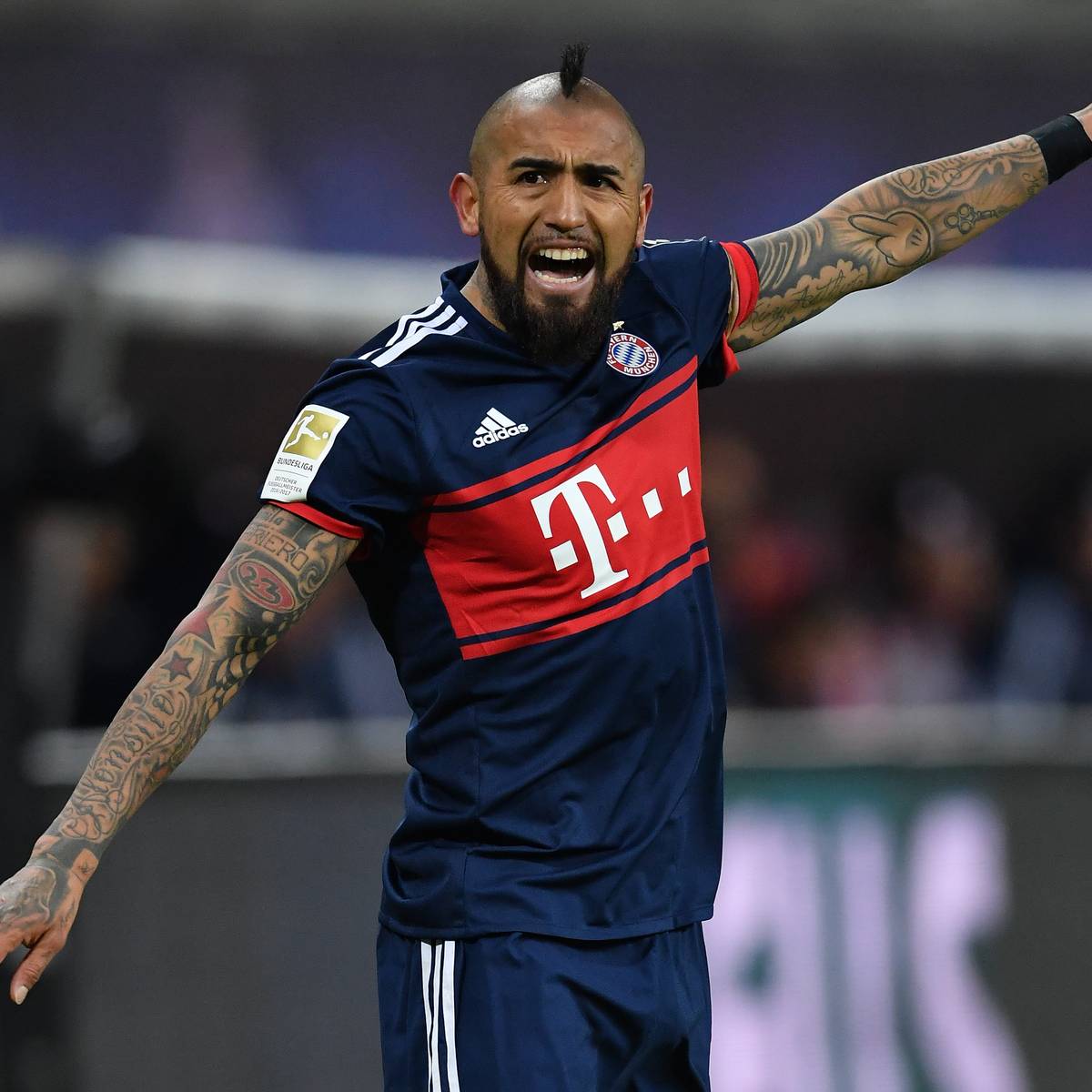 Manchester United Lockt Wohl Arturo Vidal Vom Fc Bayern Mit Mega Gehalt