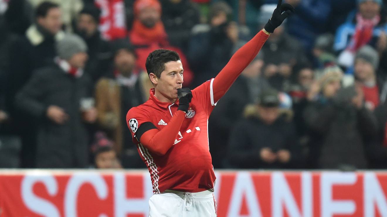Robert Lewandowski Wird Zum Freistoss Spezialisten Und Vater