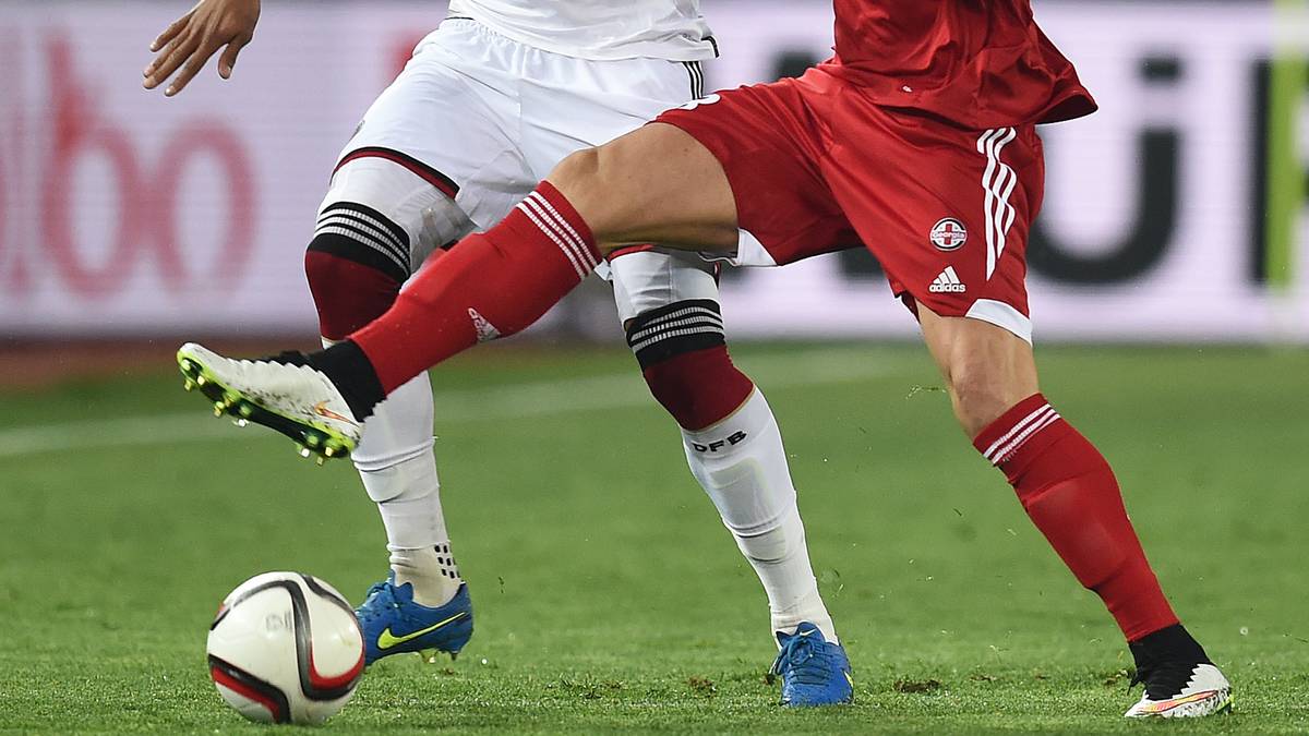 Jerome Boateng: Der Münchner brachte mehr Stabilität und Ruhe in die zuletzt schwache Abwehr und bügelte kleinere Wackler in der Hintermannschaft mit seiner Zweikampfstärke aus.  SPORT1-NOTE: 3.