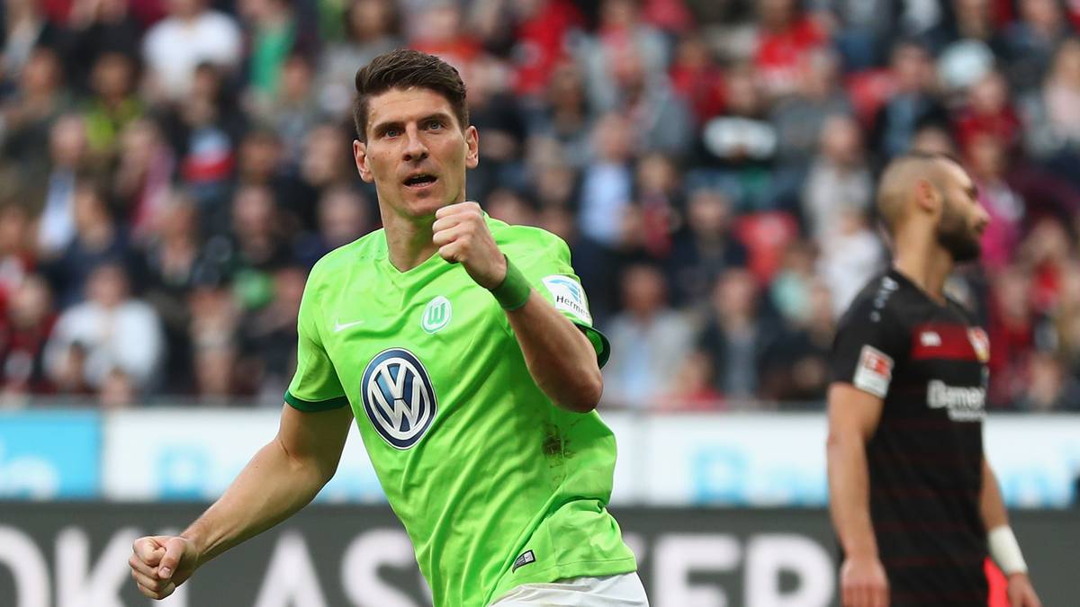 Der Konter folgte von Mario Gomez. "Wenn Leverkusen wirklich anfängt über den Schiedsrichter zu reden, dann hat Rudi Völler, Entschuldigung, ein bisschen Wahrnehmungsstörungen", so der Nationalspieler. Fortsetzung folgt...