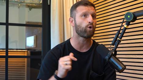 Mustafi erklärt im SPORT1-Podcast "Deep Dive", dass der Mut zum Risiko und der Glaube an die eigenen Ziele Deutschland zum WM-Titel 2014 geführt haben - und genau diese Mentalität heute fehle.