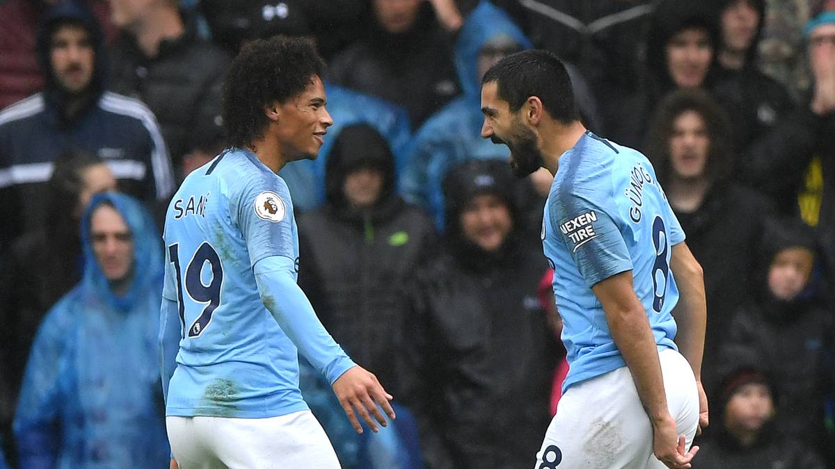 5. JUNI: Beim öffentlichen Training des DFB-Teams in Aachen äußert sich Ilkay Gündogan zuversichtlich, auch künftig mit Sané in Manchester zusammenzuspielen: "Ich weiß nicht viel, aber ich weiß ein bisschen. Ich gehe momentan davon aus, dass Leroy bleibt"