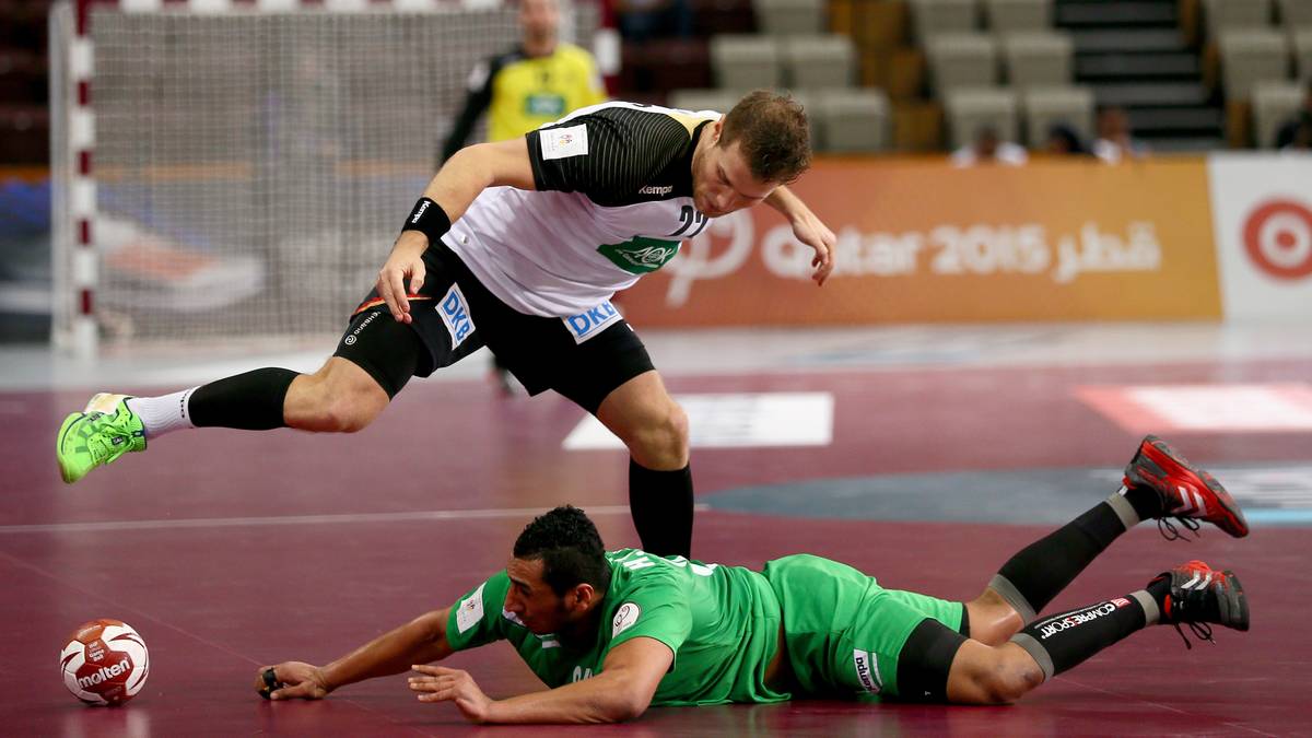 Im Spiel gibt es für den Underdog wenig zu holen. Deutschland dominiert von Beginn an