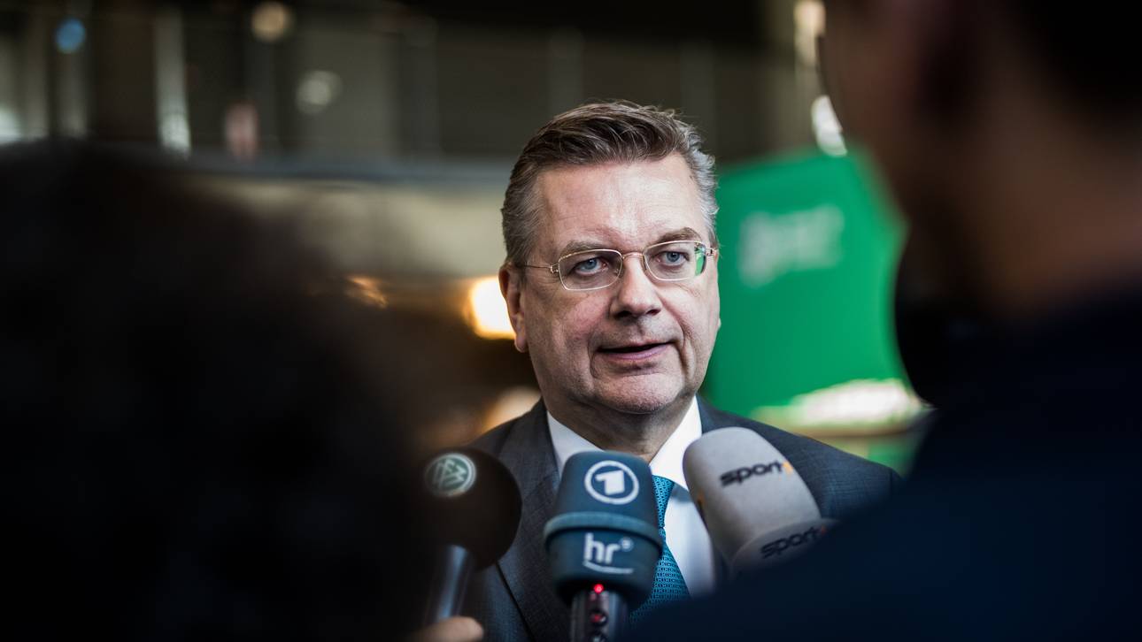 Grindel geht erneut auf Fans zu