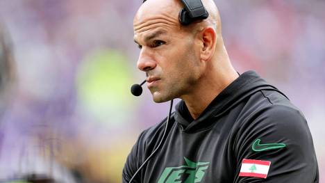 2024 NFL, American Football Herren, USA London Games, Tottenham Hotspur Stadium, London, England 6 10 2024 New York Jets vs Minnesota Vikings New York Jets head coach Robert Saleh during the game Robert Saleh during the game 6 10 2024 PUBLICATIONxNOTxINxUKxIRLxFRAxNZL Copyright: x INPHO LaszloxGeczox LG_002256