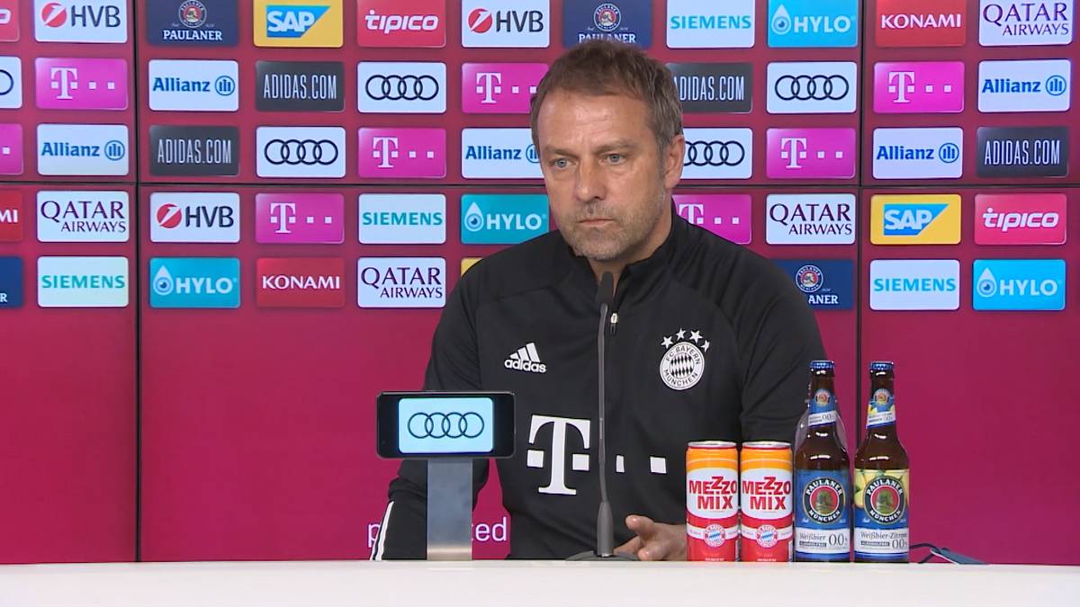 Bei der Pressekonferenz vor dem Spiel gegen Eintracht äußert sich Bayern-Trainer Hansi Flick zu Tolissos Verletzung, der Aussprache mit Karl Lauterbach und seiner Klage gegen einen AfD-Politiker.