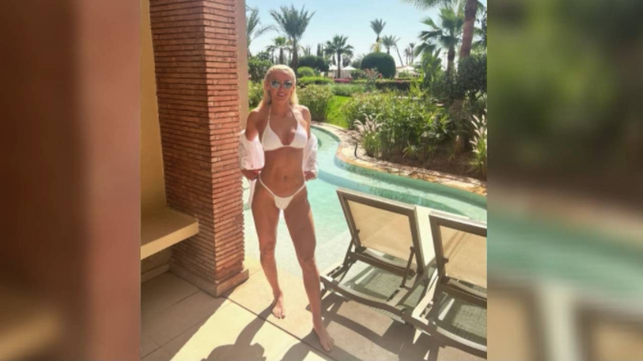 Englands Profi-Fußballerin Chloe Kelly verzückt eigene Mitspielerinnen im Bikini