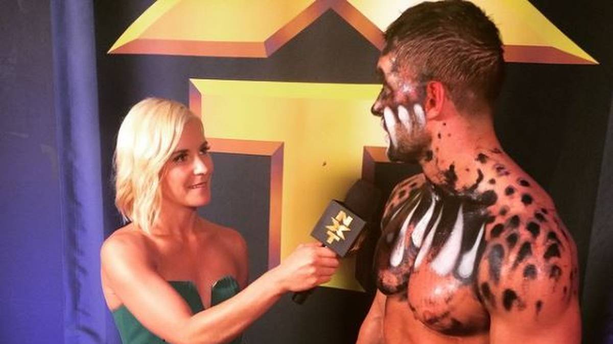 Als bloßes Beiwerk sieht Young ihren Job nicht: "Wir haben ein Skript, aber man muss wissen, wovon man redet - und man muss das, was in der Show passiert so darstellen, dass es sich wahr und authentisch anfühlt. Sonst ist man draußen."