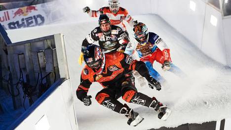 Bei der Red Bull Ice Cross World Championship erwartet die Zuschauer halsbrecherische Action im Eiskanal
 