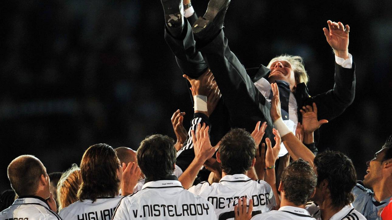 Real Madrid's German coach Bernd Schuste