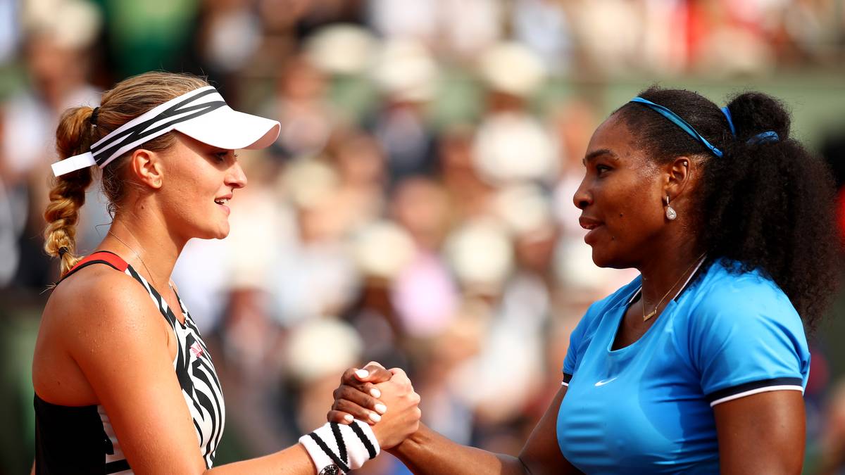 Lokalmatadorin Kristina Mladenovic muss sich in zwei Sätzen mit 4:6, 6:7 (10:12)  geschlagen geben