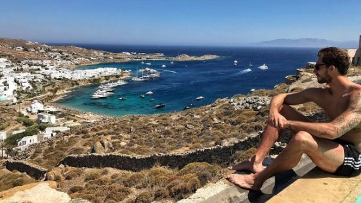 Kevin Trapp genießt nach einer langen Saison bei Paris Saint-Germain und im Nationalteam seinen wohlverdienten Urlaub. Der Keeper entspannt sich in bei strahlendem Sonnenschein in Griechenland und feiert seinen 27. Geburtstag