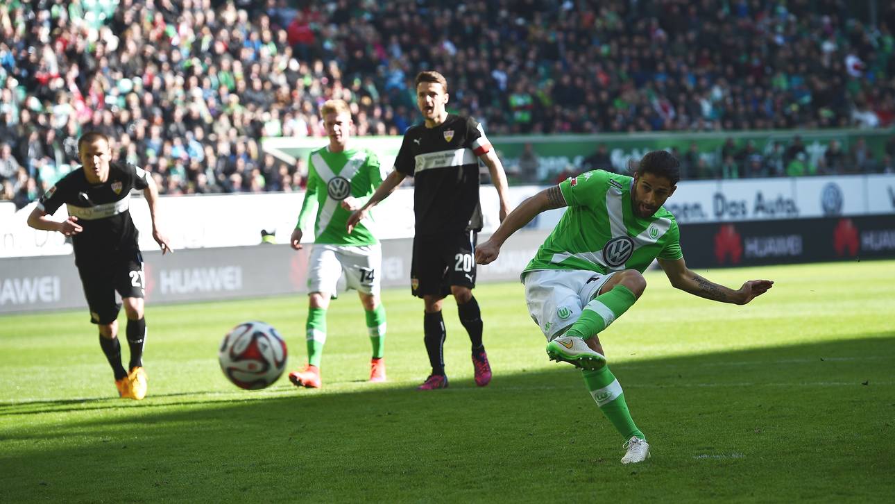 Gegen den VfB Stuttgart trifft Ricardo Rodriguez unter anderem vom Elfmeterpunkt - und nach dem Ausgleich auch noch per direktem Freistoß