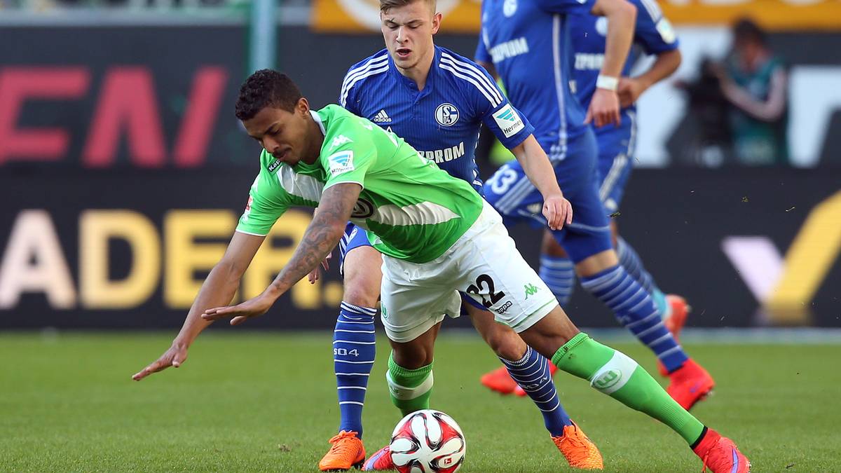 Das Spiel hält dann zunächst nicht, was die Tabellenplätze der beiden versprechen: Nach oberem Tabellendrittel sieht das nicht aus auf dem Platz