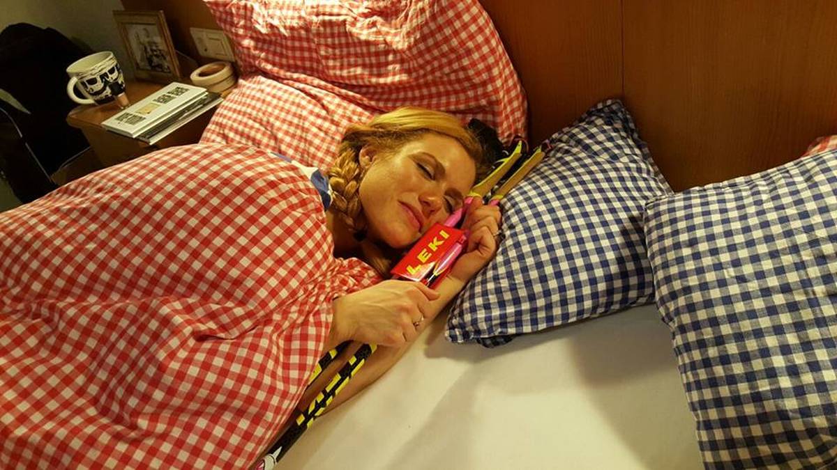 Das verdankt die Tschechin vor allem ihren nahezu perfekten Schießeinlagen. Kein Wunder, wenn sie ihre Waffe sogar mit ins Bett nimmt