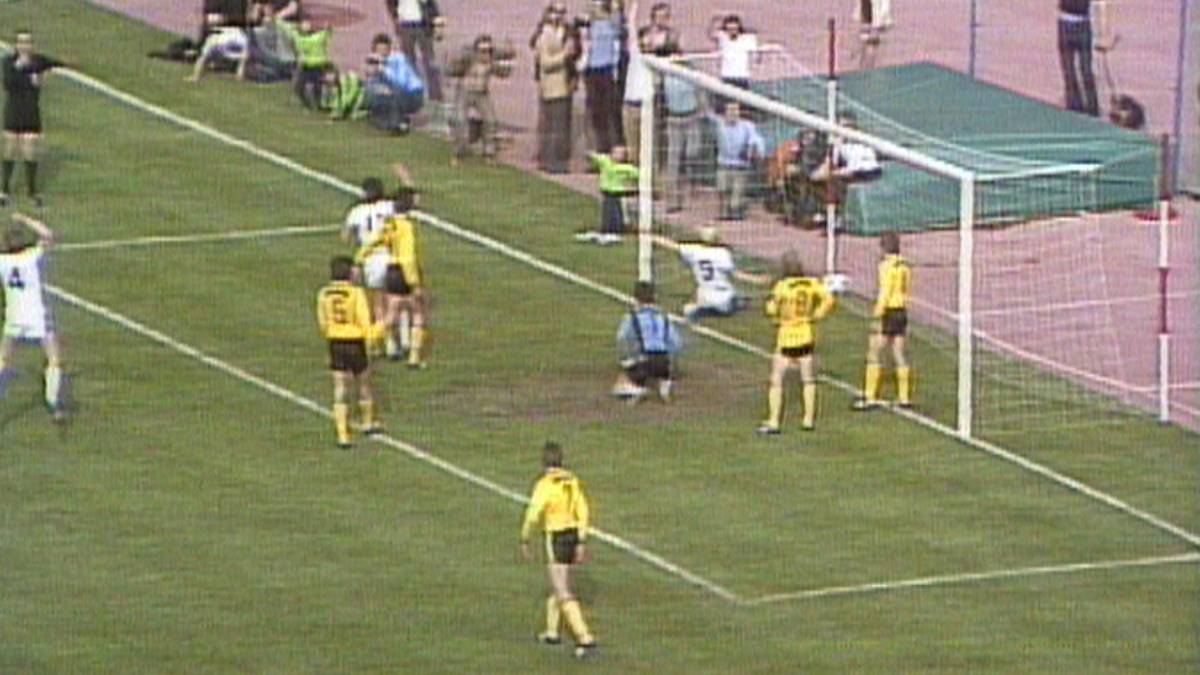 29. April 1978: Borussia Mönchengladbach feiert mit einem 12:0 über Dortmund am letzten Spieltag den höchsten Sieg der Ligageschichte. Zur Meisterschaft fehlen am Ende aber drei Tore.