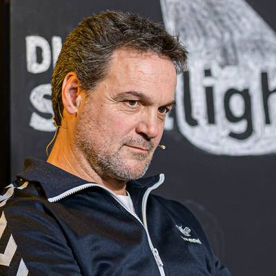 Der abstiegsbedrohte Handball-Bundesligist Frisch Auf Göppingen hat Markus Baur als neuen Cheftrainer vorgestellt.