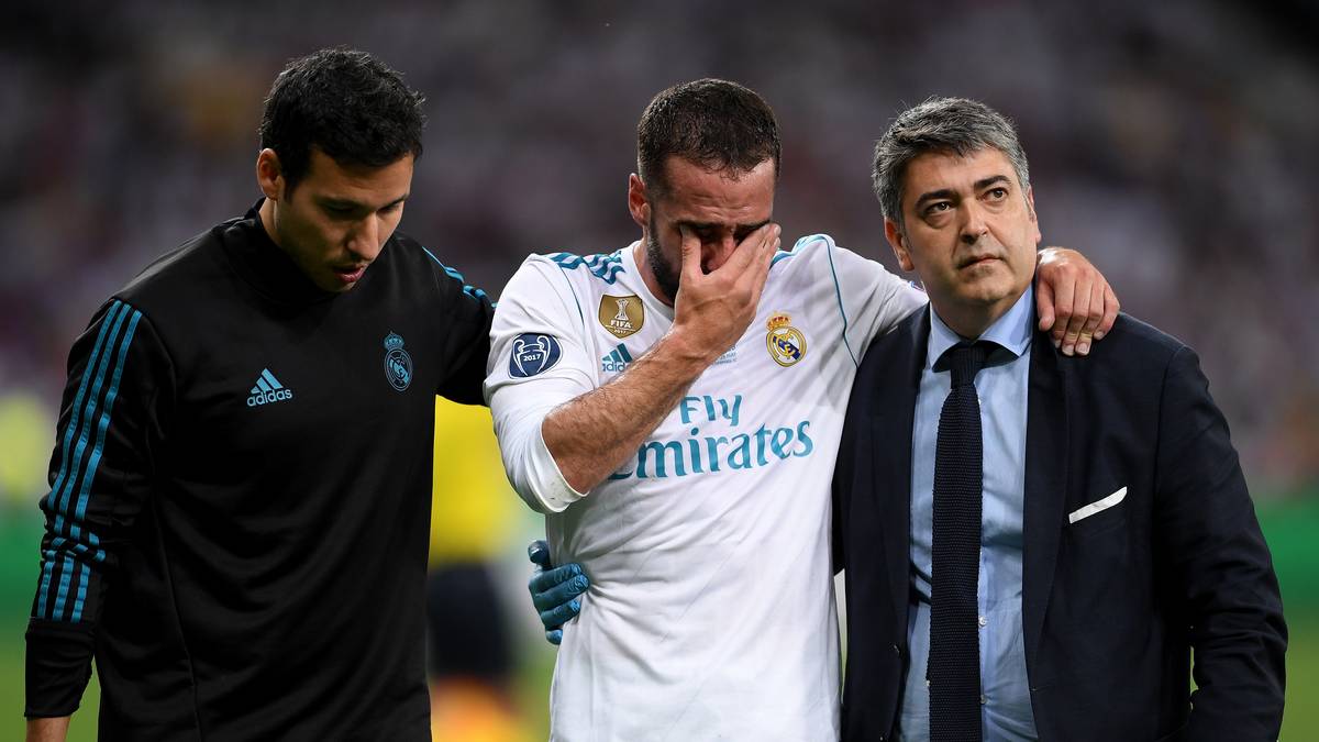 Doch auch auf der anderen Seite gibt es Tränen. Dani Carvajal verletzt sich in einem Laufduell mit Andrew Robertson am Knöchel. Auch er wird ausgewechselt