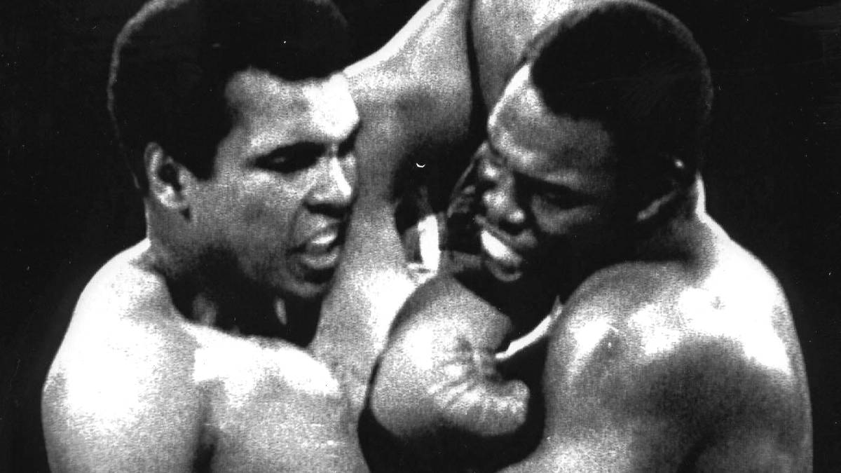 LARRY HOLMES: Einer der besten Schwergewichtsboxer aller Zeiten betrat dann die Bühne und holte sich 1980 den Titel des Lineal Champion von dem nicht mehr in Topform agierenden Ali. Holmes konnte stolze 20 Mal seinen Titel verteidigen, nur Joe Louis gelang dies häufiger