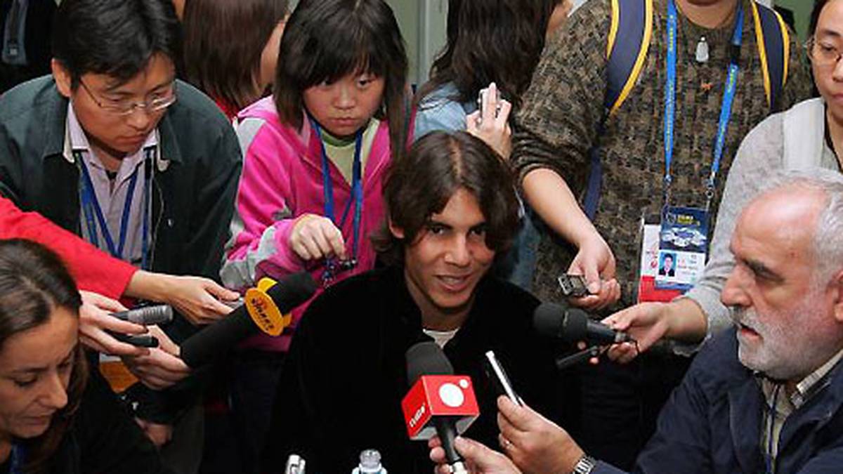 Das Jahr 2005 bringt Nadal mit elf Turniersiegen den endgültigen Durchbruch. Auch das Medieninteresse am jungen Spanier wächst unentwegt