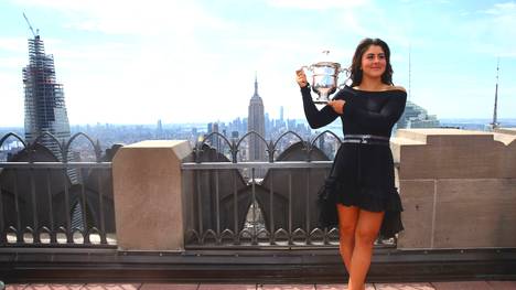 NEW YORK, NEW YORK - SEPTEMBER 08: Bianca Andreescu of Canada poses with her trophy at the Top of the Rock in Rockefeller Center on September 8, 2019 in New York City. (Photo by Mike Stobe/Getty Images)