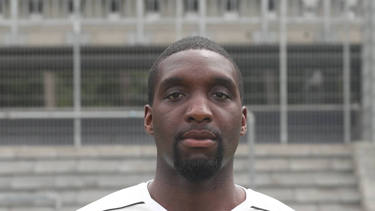 Dann: Cercle Brügge und Cottbus. Als Fußball-Deutschland nach der EM in Frankreich mal wieder über ein Stürmerproblem diskutierte, wechselte Richard-Sukuta Pasu nach Sandhausen, wo er Stammspieler wurde. 2018 wechselte er nach Duisburg, ein halbes Jahr später ging es weiter nach China zu den Guandong Southern Tigers