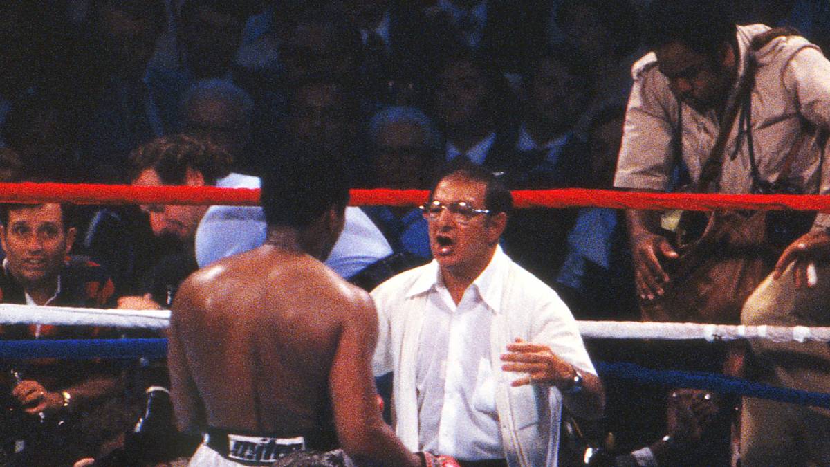 Ein letztes Mal widerlegt Ali die alte Box-Weisheit "They never come back". Sein langjähriger Trainer Angelo Dundee gratuliert ihn zum dritten Weltmeistertitel im Schwergewicht - das hat noch keiner vor Ali geschafft. Den Niedergang der Legende kann der Sieg höchstens verschleiern. Es ist sein letzter Erfolg