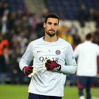 Große Sorge um Sergio Rico: Der Torhüter von Paris Saint-Germain hat sich bei einem Reitunfall schwer verletzt. 