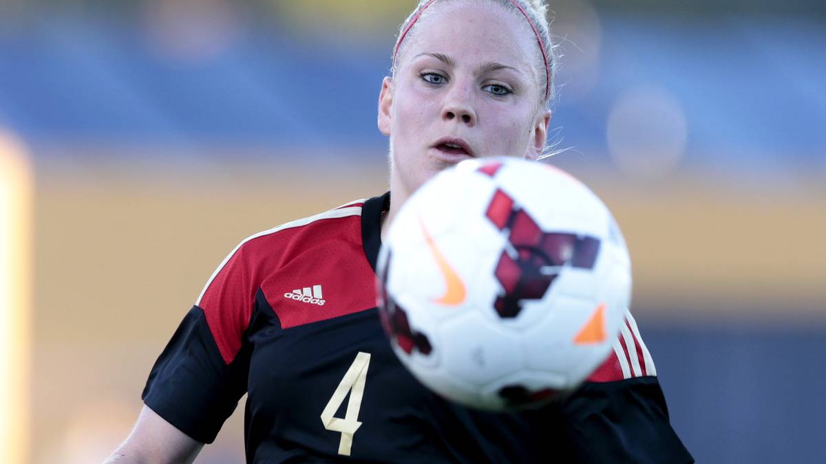 Leonie Maier (Alter: 22, Verein: FC Bayern München, Länderspiele: 24, Tore: 3)