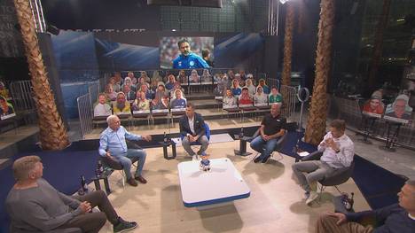 Schalke 04 ist weiterhin im Sinkflug. 14 Spiele sind die Knappen nun ohne Sieg. Die Runde im CHECK 24 Doppelpass analysiert die Gründe für die große Krise.