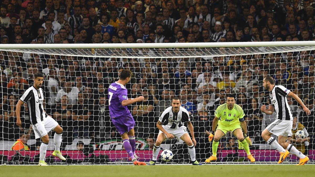 Dann der Nackenschlag für Juve. Cristiano Ronaldo krönt sich damit zum fünften Mal in Folge zum besten Torschützen der Champions League