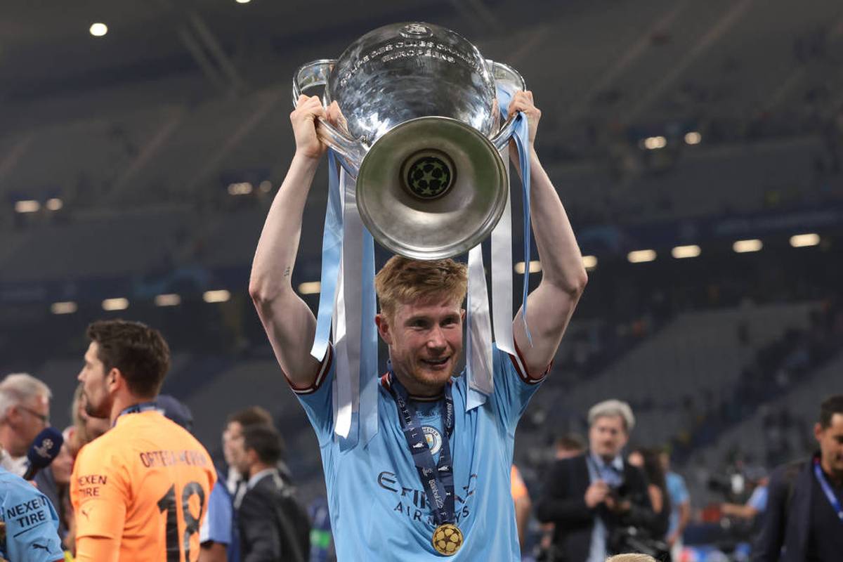 Kevin de Bruyne wird künftig für die SSC Neapel auflaufen. Der Belgier ist bei Manchester City zu einer Fußball-Legende gereift und gehört zu den besten Mittelfeldspielern der Premier-League-Geschichte.