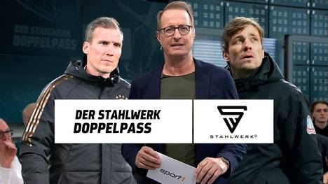 Moderator Florian König begrüßt im STAHLWERK Doppelpass DFB-Direktor Hannes Wolf und Werder-Geschäftsführer Clemens Fritz 