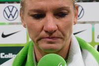 Die Fußballerinnen des VfL Wolfsburg haben nach der 0:2-Pleite gegen den Paris FC den Einzug in die Gruppenphase der Champions League verpasst. Alexandra Popp zeigte sich im Anschluss sehr enttäuscht.