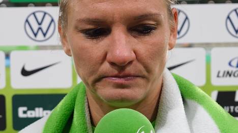 Die Fußballerinnen des VfL Wolfsburg haben nach der 0:2-Pleite gegen den Paris FC den Einzug in die Gruppenphase der Champions League verpasst. Alexandra Popp zeigte sich im Anschluss sehr enttäuscht.