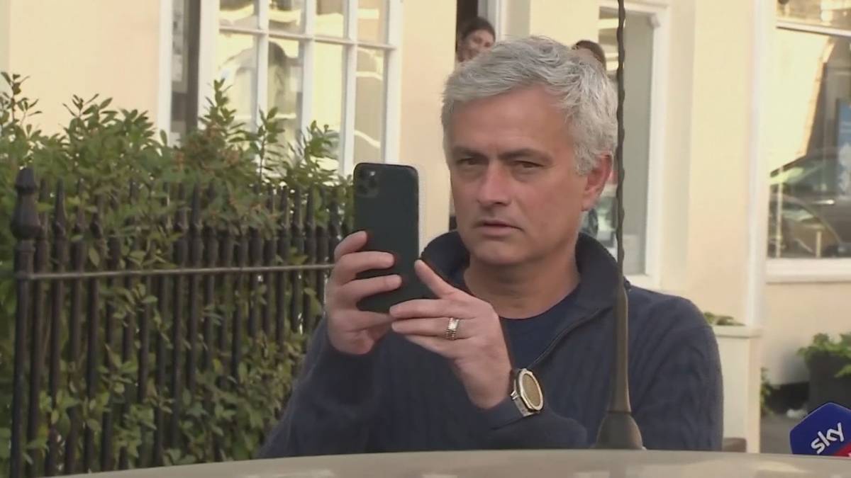 Nach Rauswurf bei Tottenham Hotspur: Jose Mourinho scherzt mit Journalisten 