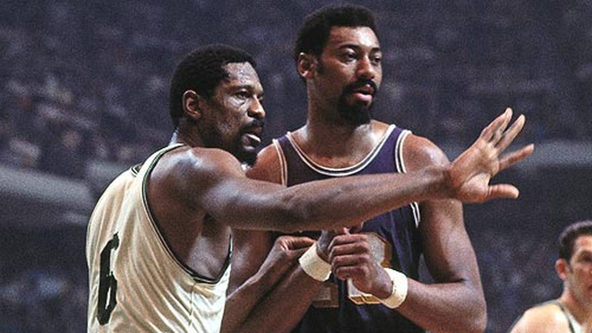 Auch der große Wilt Chamberlain sorgt 1968 nicht dafür, dass die Lakers den ersten Finals-Sieg über die Celtics feiern dürfen. Boston gewinnt mit 4:2. Chamberlain gilt als einer der offensivstärksten Spieler der NBA-Geschichte und hält den Rekord von 100 Punkten in einer Partie (März 1962). Auch die Serie geht in die Geschichte ein. Mit Spiel 6 wird zum ersten Mal eine Finals-Begegnung im Mai ausgetragen