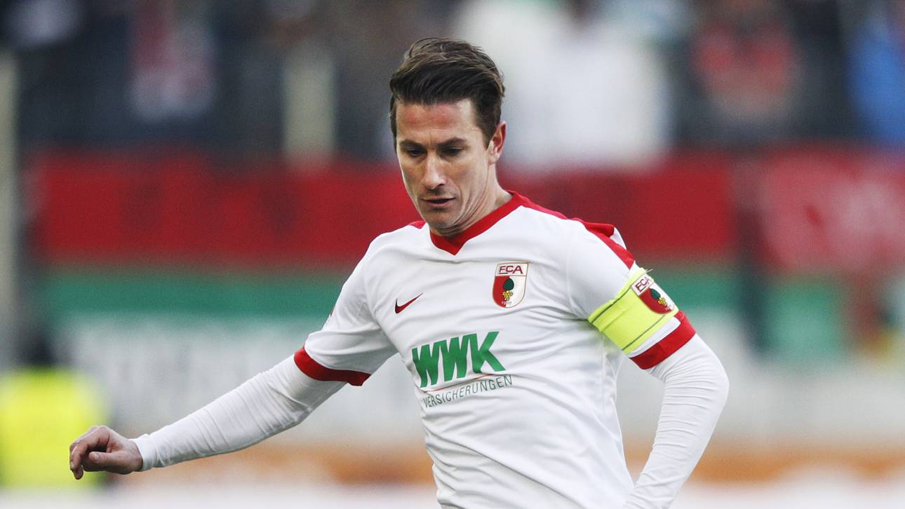 Verhaegh im Anflug auf Wolfsburg