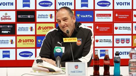 Das rettende Ufer ist für den 1. FC Heidenheim immer weiter weg. Trotzdem bleibt Trainer Frank Schmidt hoffnungsvoll. Das hat auch mit seiner Ehefrau zu tun.