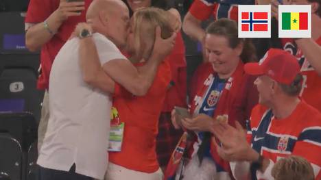Erling Haaland ist mal wieder der Mann des Abends! Norwegens Starstürmer trifft gegen den Senegal doppelt und führt seine Elf zum 3:2-Sieg.