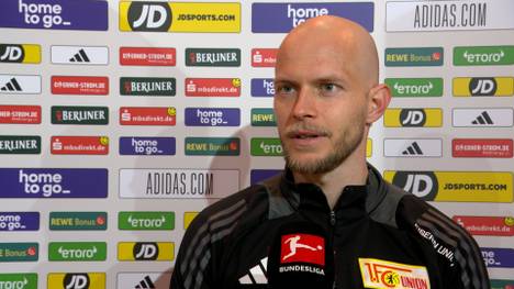 Union-Trainer Steffen Baumgart verbrachte das Spiel gegen den FC Bayern München gesperrt auf der Tribüne. Co-Trainer René Wagner erzählt, dass der Cheftrainer die Halbzeitpause in der Kabine verbrachte. 