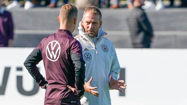 Bundestrainer Hansi Flick beim Training der deutschen Nationalmannschaft