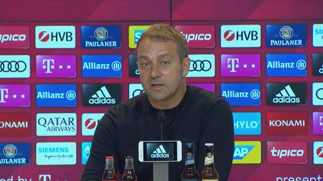 Generalprobe geglückt: Vor dem Gipfeltreffen am Dienstag gegen den BVB schlägt der FC Bayern Eintracht Frankfurt mit 5:2. Trainer Hansi Flick hebt besonders zwei Spieler hervor.