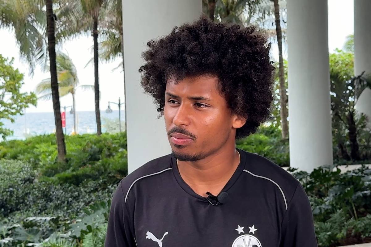 Karim Adeyemi blickt auf die vergangene Bundesliga-Saison zurück und gibt zeitgleich die Marschroute für die neue Spielzeit vor.