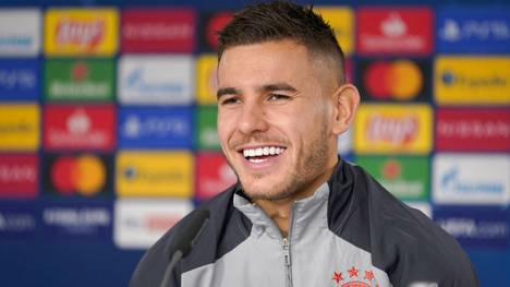 Lucas Hernandez und Alphonso Davies sind beim FC Bayern Konkurrenten um die Linksverteidigerposition. Für den Franzosen kein Hindernis, den Kanadier zu loben.