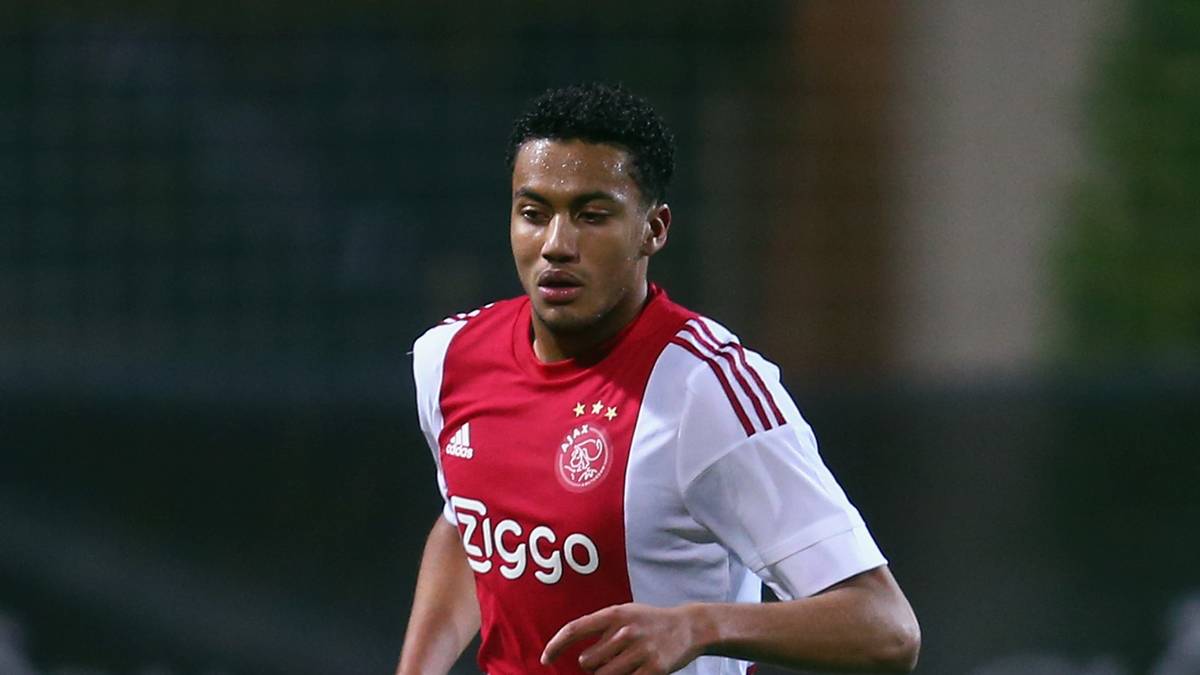JAIRO RIEDEWALD (INNENVERTEIDIGER, 19 JAHRE, AJAX AMSTERDAM, NIEDERLANDE): Moderner Innenverteidiger mit gutem Auge. Bereits Nationalspieler der Elftal. 