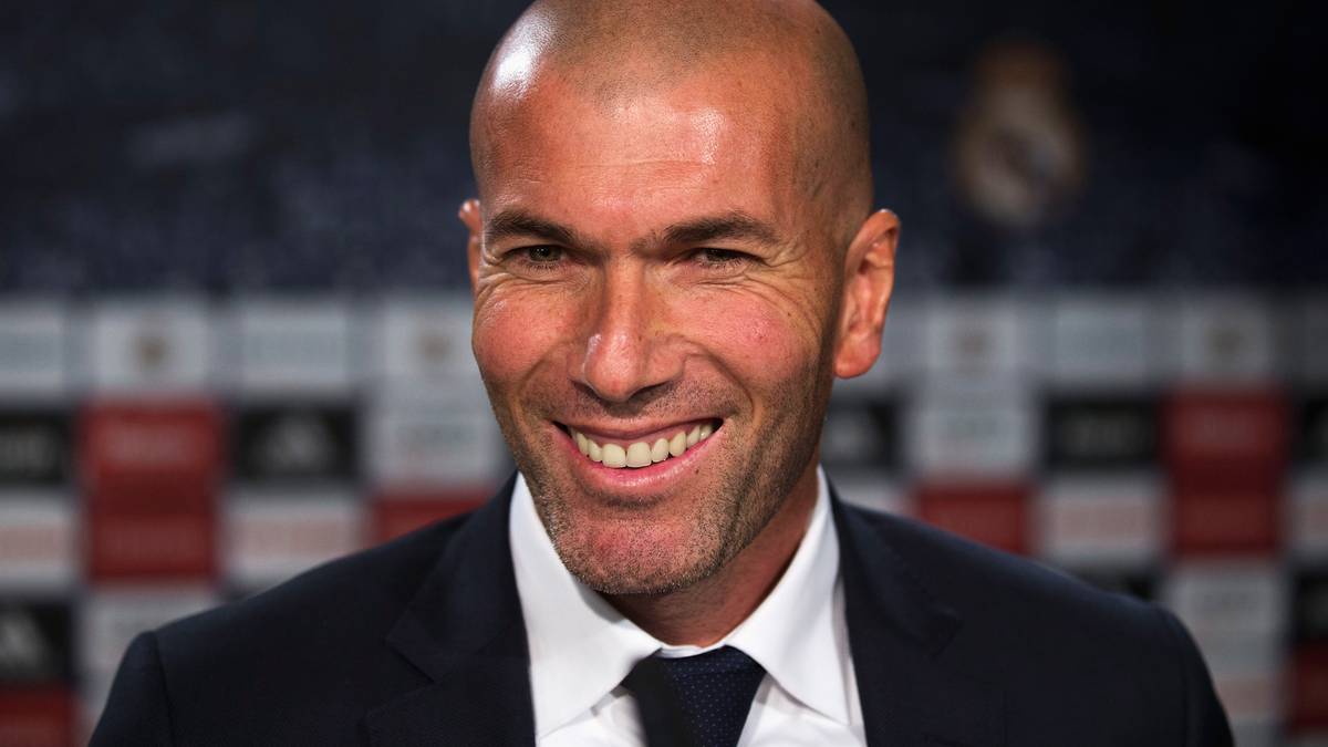 Zinedine Zidane bei seiner ersten Pressekonferenz als Real-Coach