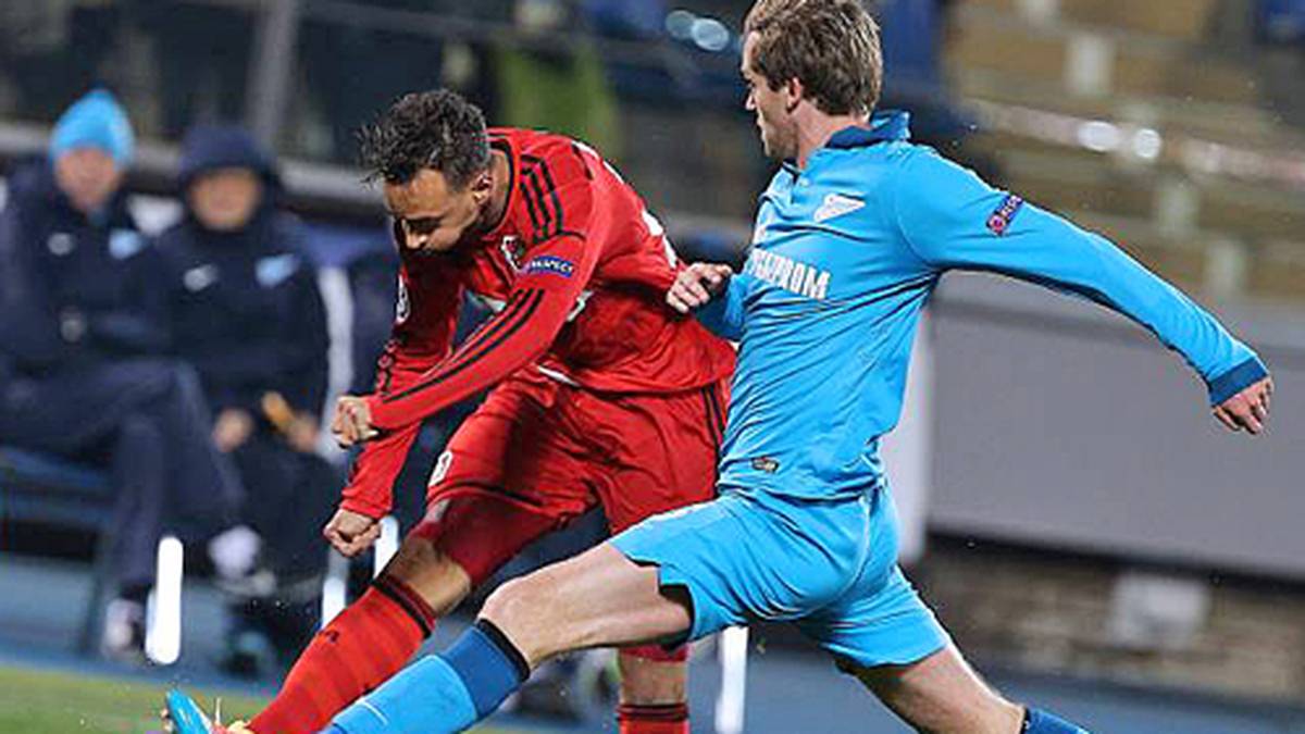 Insbesondere Neu-Nationalspieler Karim Bellarabi untermauert immer wieder seine derzeitige Topform und ist auffälligster Mann in den ersten Minuten