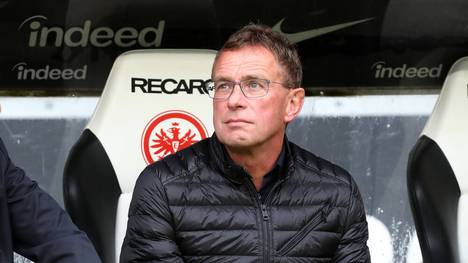 Ralf Rangnick wird nicht bei Eintracht Frankfurt anheuern und lehnte auch bei anderen Klubs ein Engagement ab. Woran scheitert es bei Rangnick?